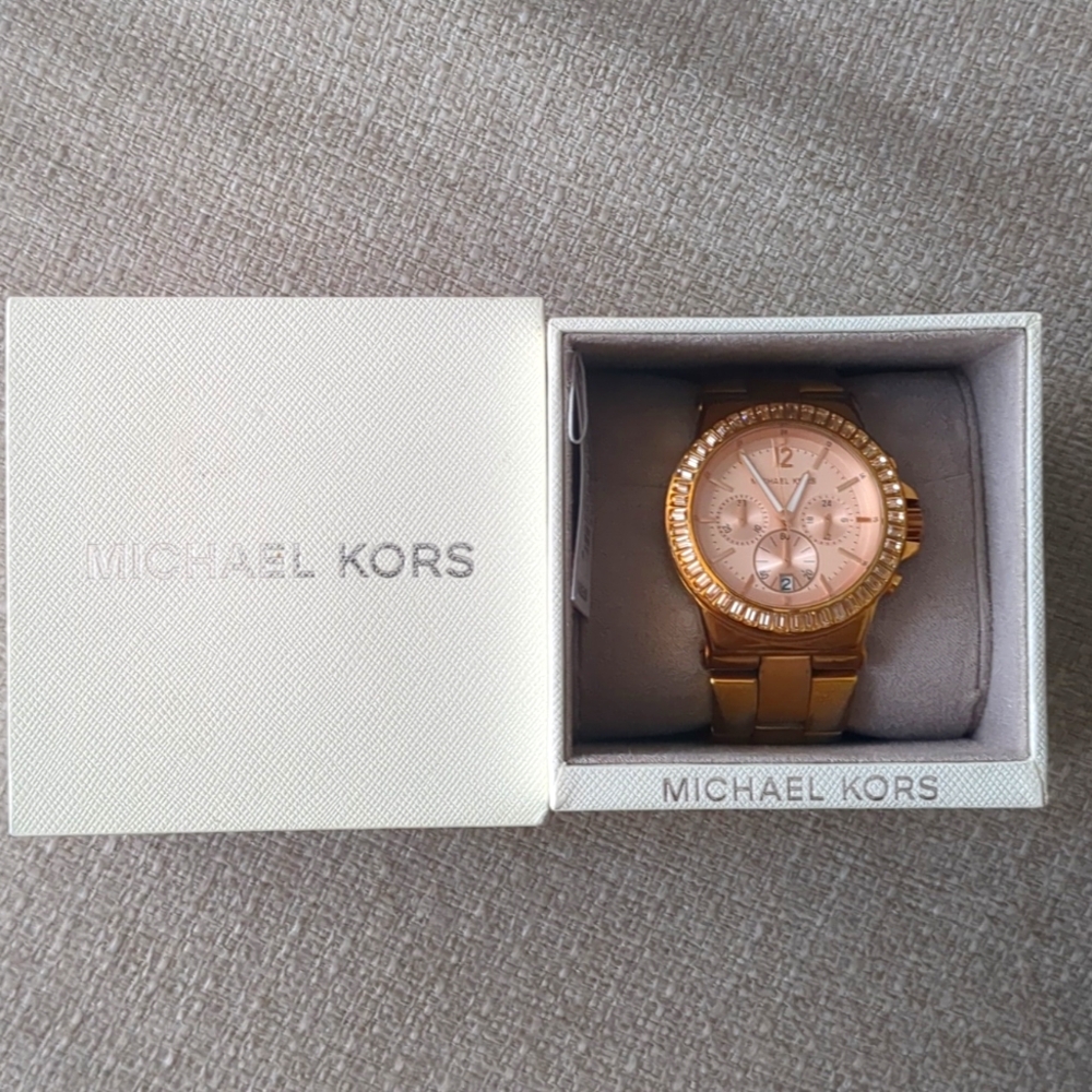 Michael Kors Unisex Rose Gold Watch with box